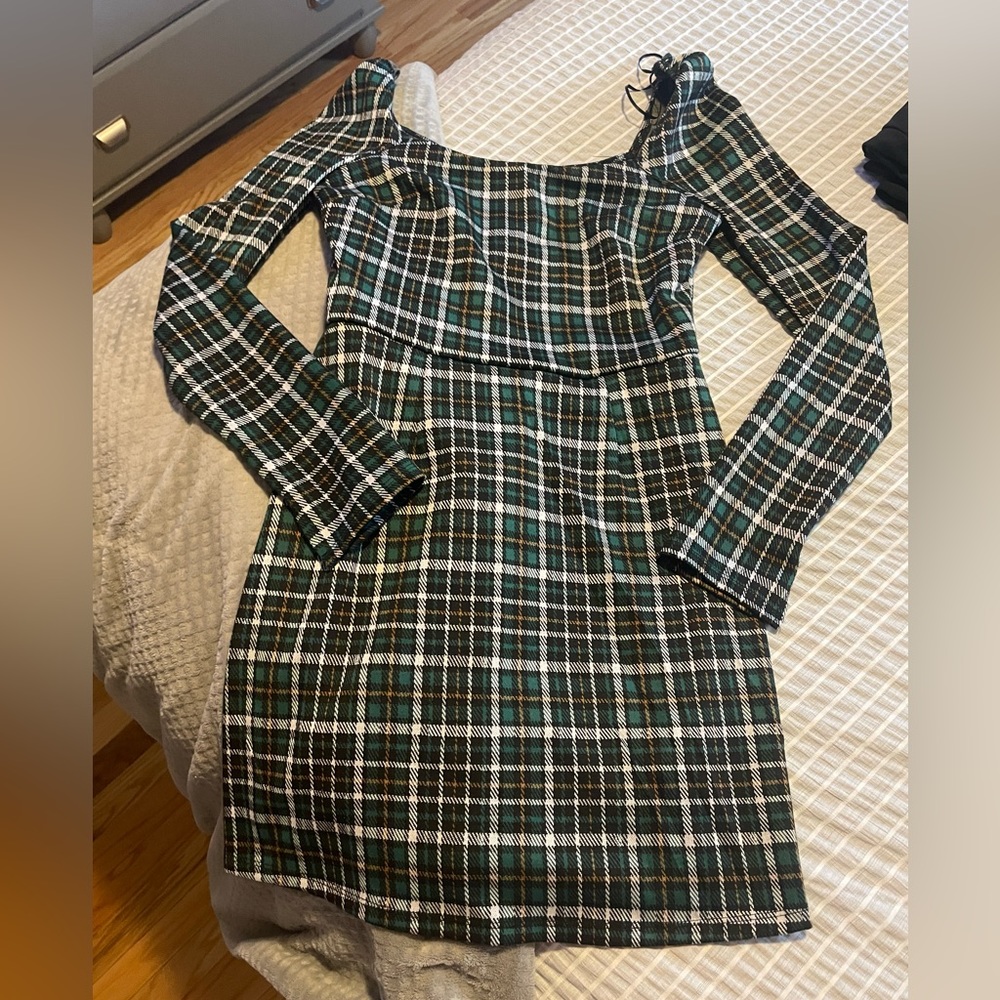 Mi Ami by Francesca’s Green & Black Dress